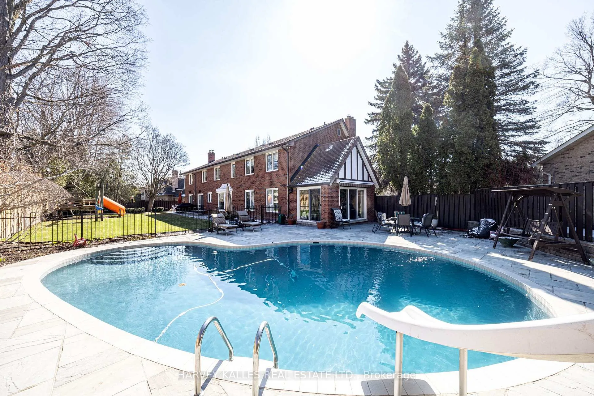 Photo 46 of 10 Whitelaw Court, Markham, Bayview Glen — HOMEH