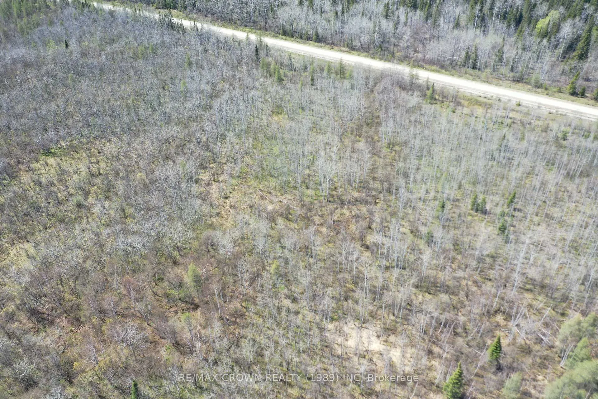 Photo 5 of 73 Clear Lake Road N, Kapuskasing — HOMEH