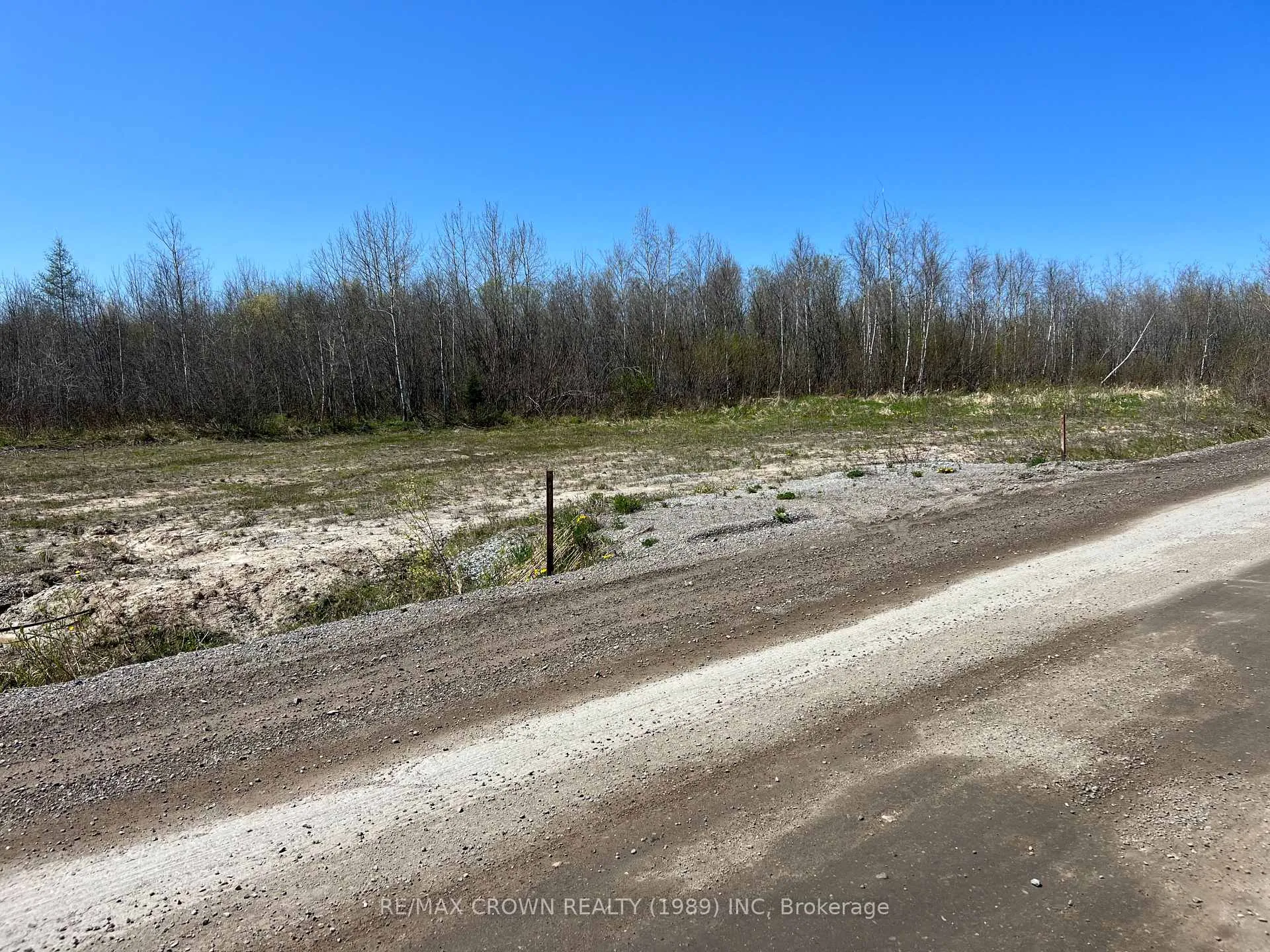 Photo 10 of 73 Clear Lake Road N, Kapuskasing — HOMEH
