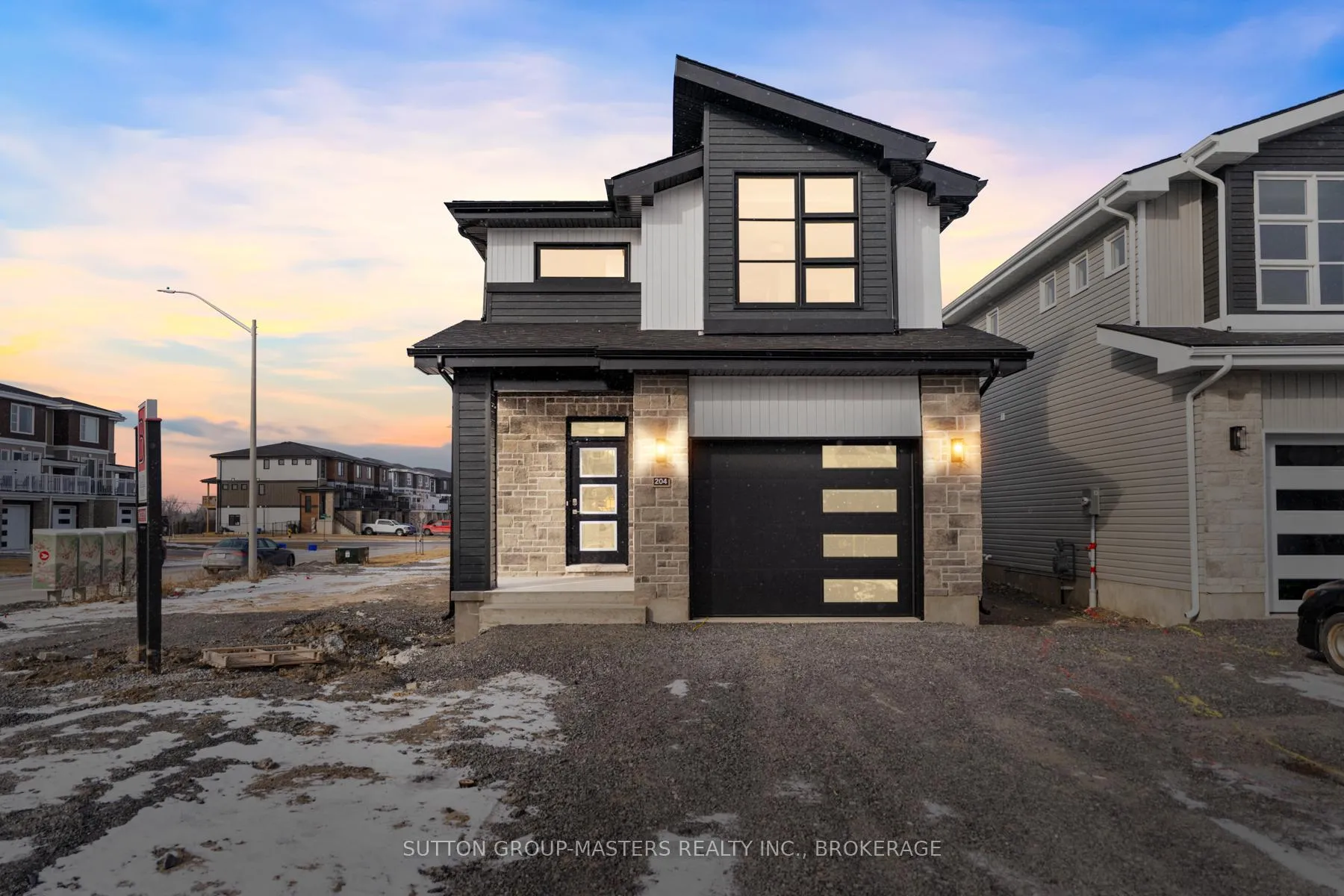 Photo 2 of 204 Superior Drive, Loyalist, Amherstview — HOMEH