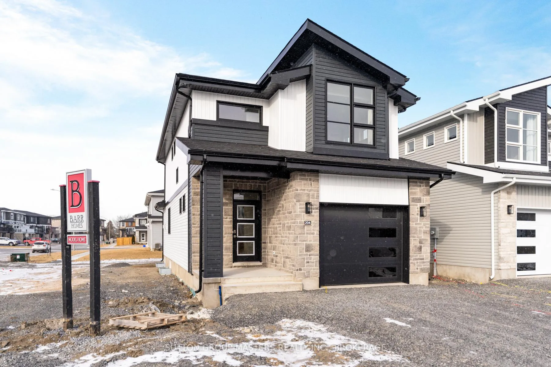 Photo 3 of 204 Superior Drive, Loyalist, Amherstview — HOMEH