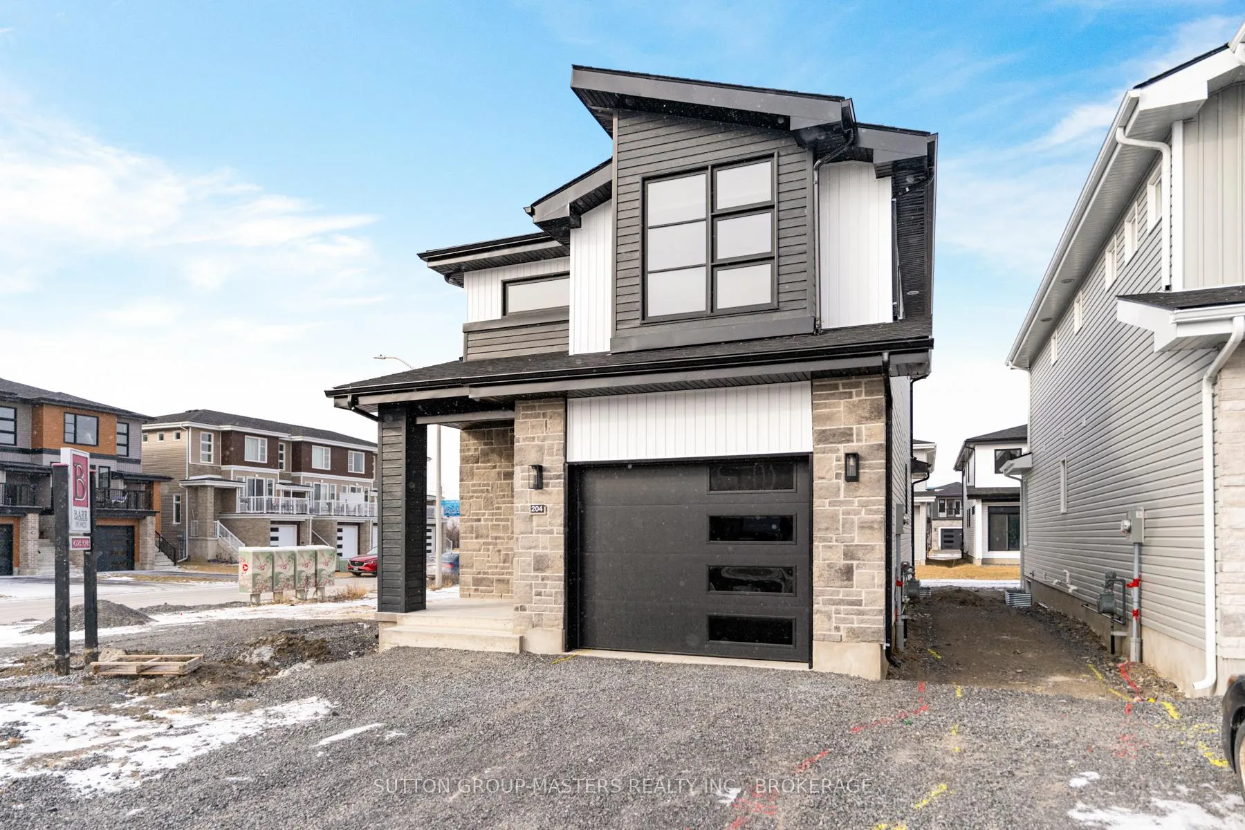 Photo 5 of 204 Superior Drive, Loyalist, Amherstview — HOMEH
