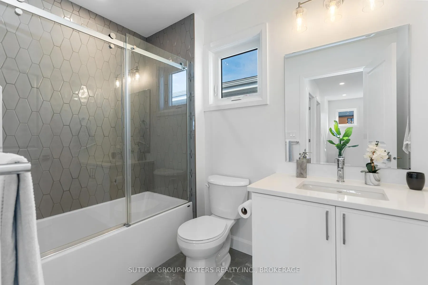 Photo 61 of 204 Superior Drive, Loyalist, Amherstview — HOMEH