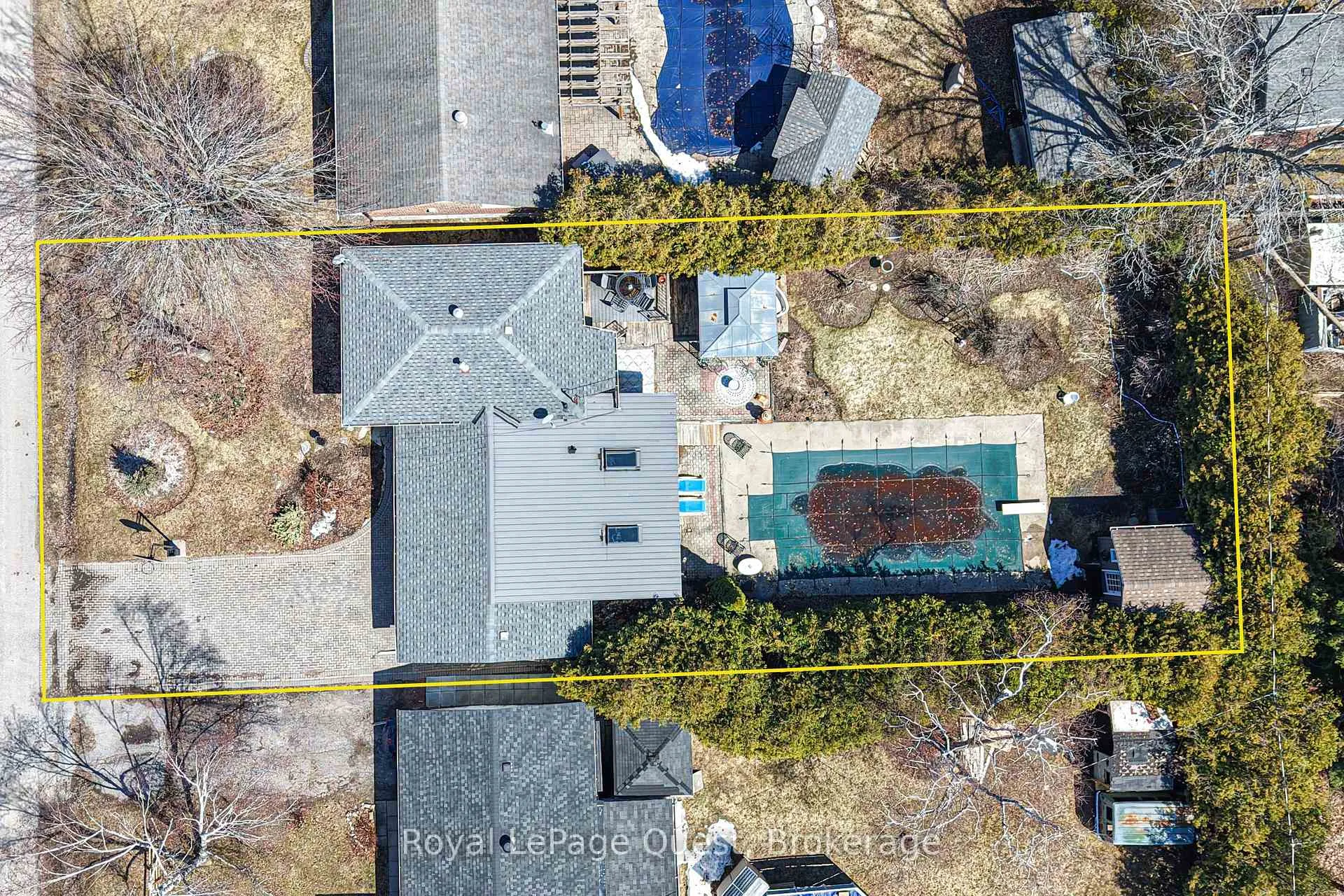 Photo 4 of 333 Collins Drive, Orillia — HOMEH