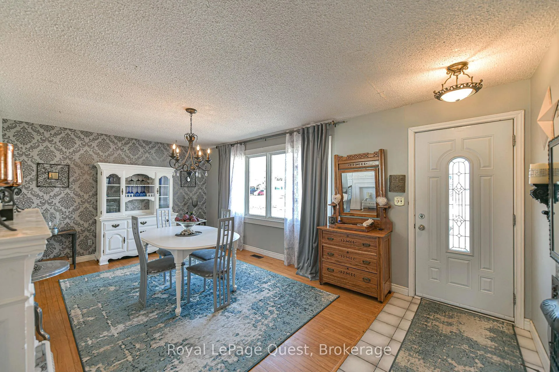 Photo 11 of 333 Collins Drive, Orillia — HOMEH