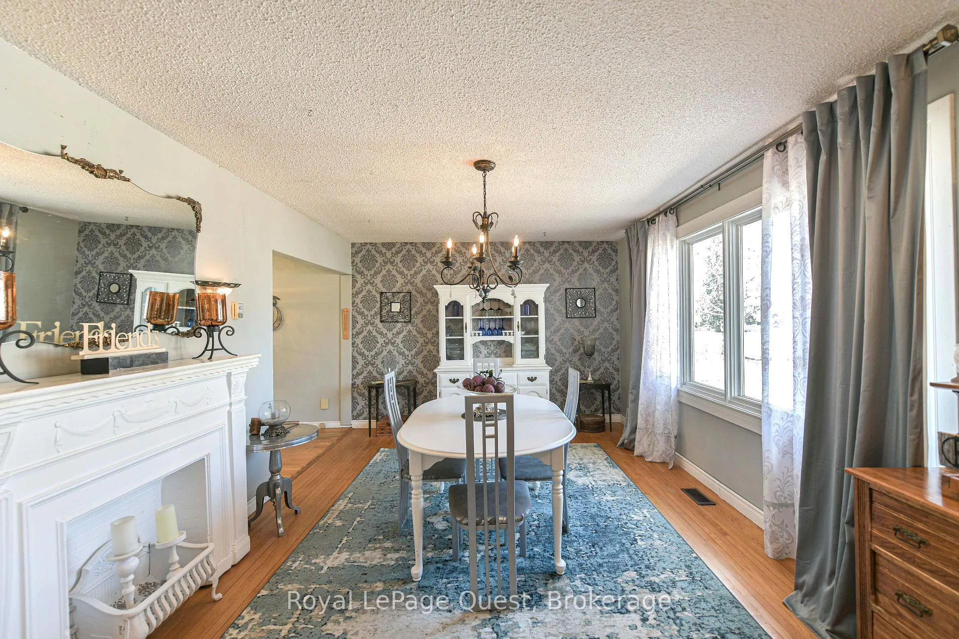 Photo 12 of 333 Collins Drive, Orillia — HOMEH