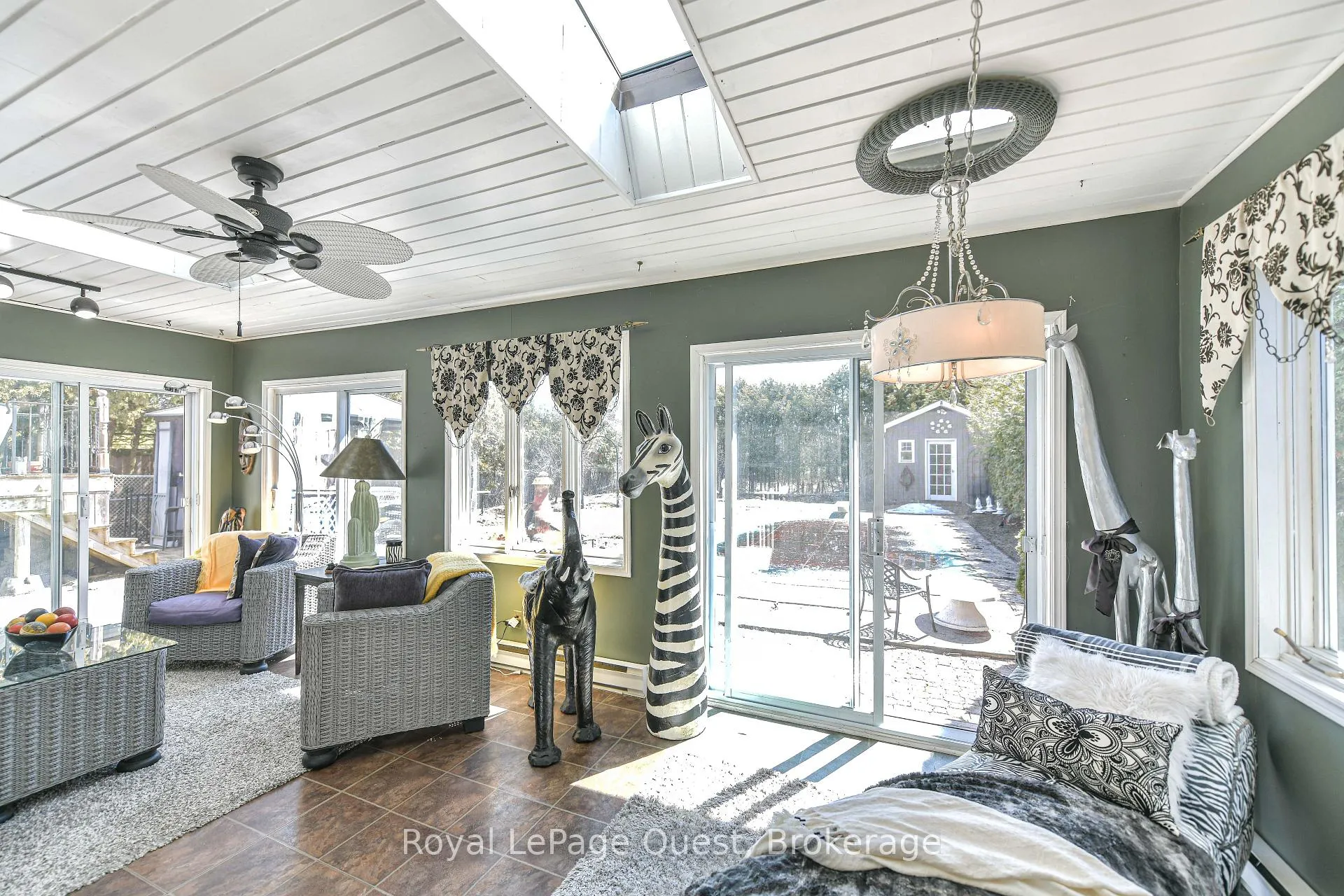 Photo 18 of 333 Collins Drive, Orillia — HOMEH