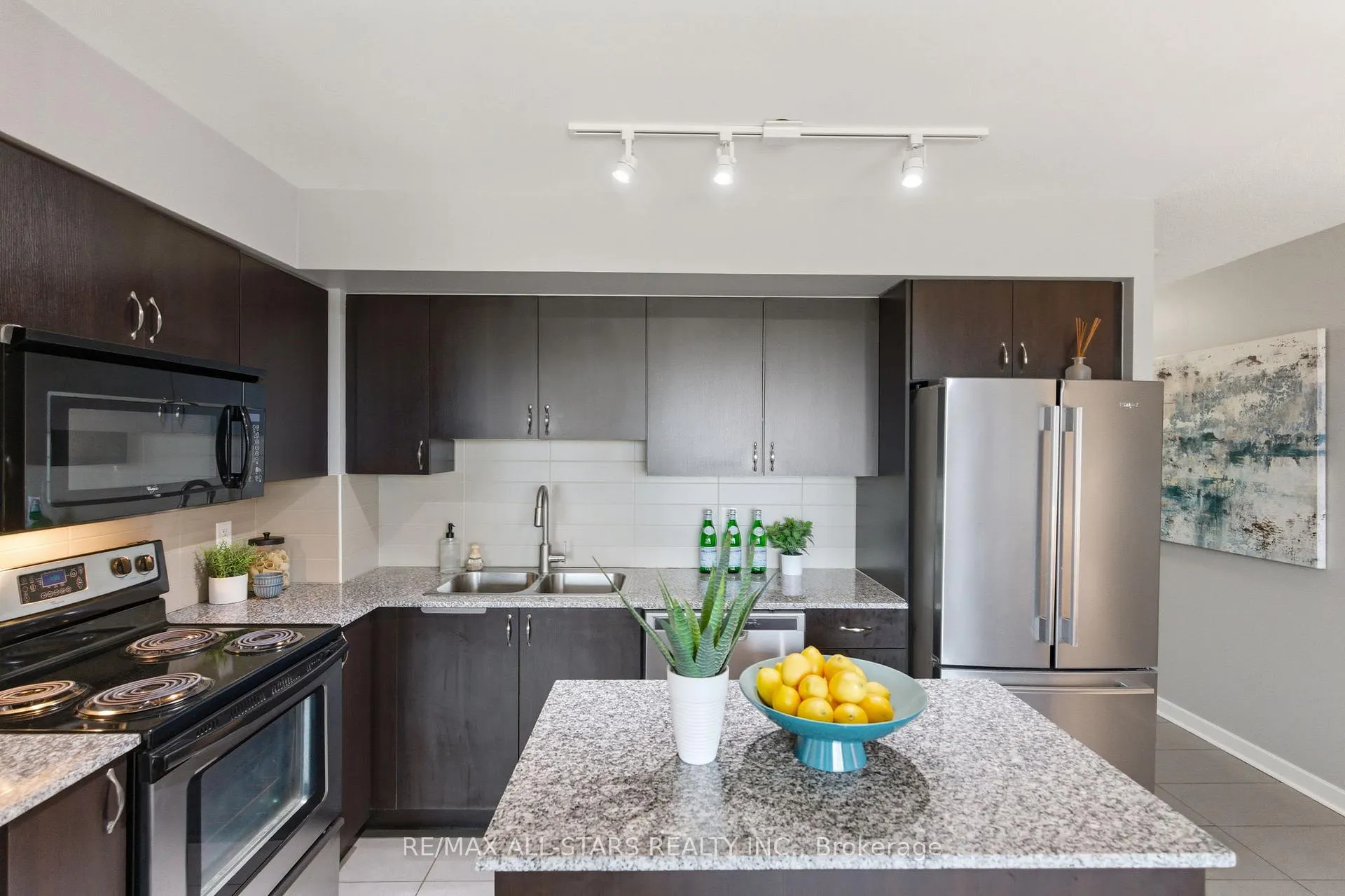 Photo 8 of Unit 1216, 1235 Bayly Street, Pickering, Bay Ridges — HOMEH