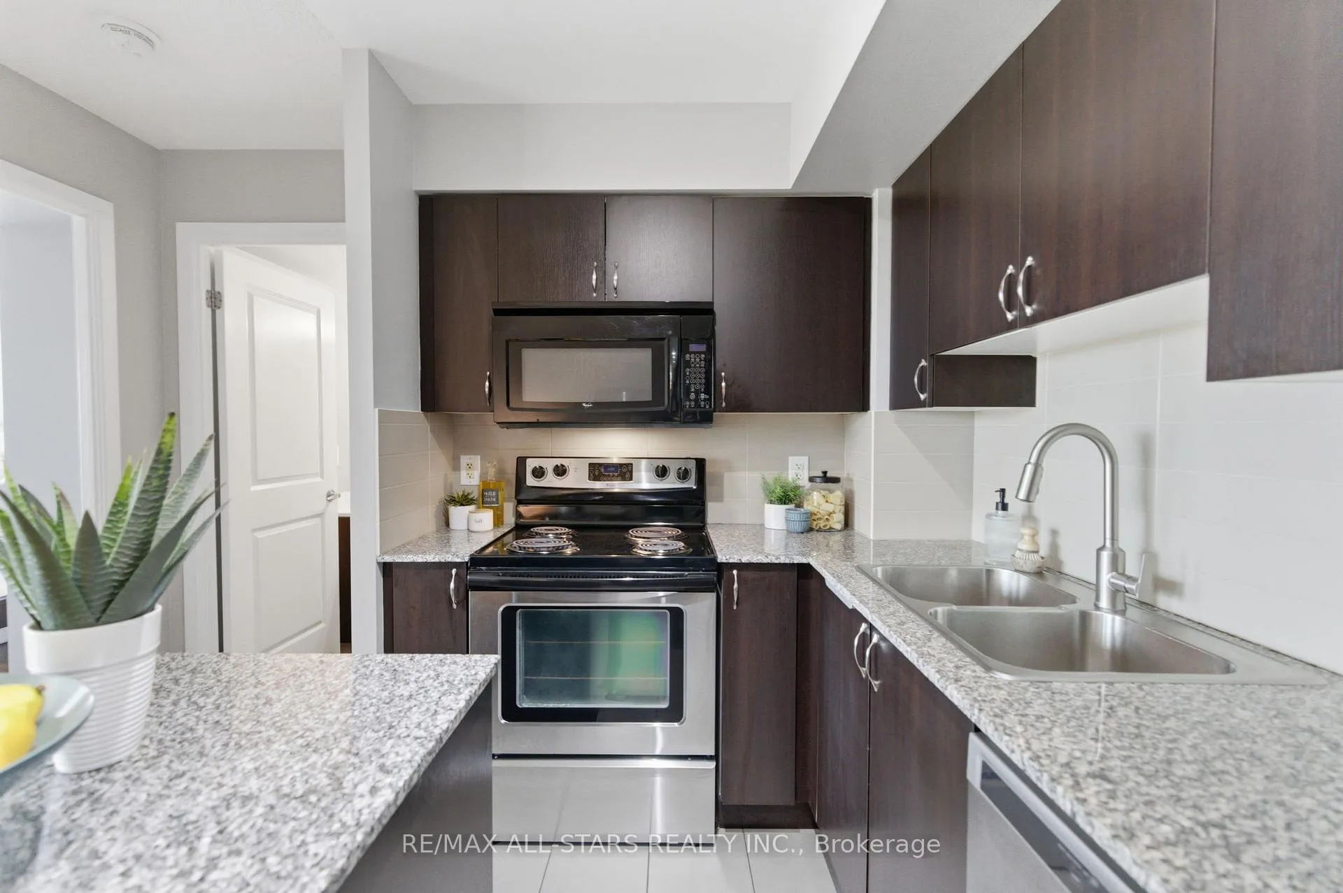 Photo 10 of Unit 1216, 1235 Bayly Street, Pickering, Bay Ridges — HOMEH