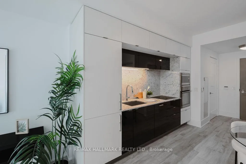 Photo 13 of Unit 520, 1 Edgewater Drive, Toronto, Waterfront Communities — HOMEH