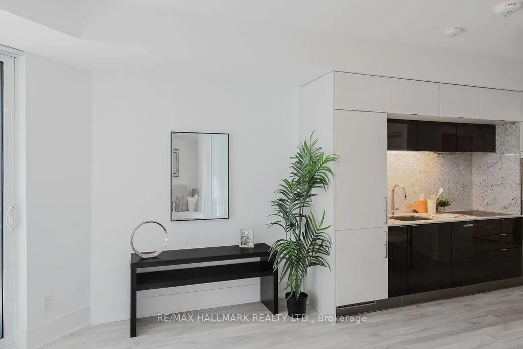 Photo 19 of Unit 520, 1 Edgewater Drive, Toronto, Waterfront Communities — HOMEH