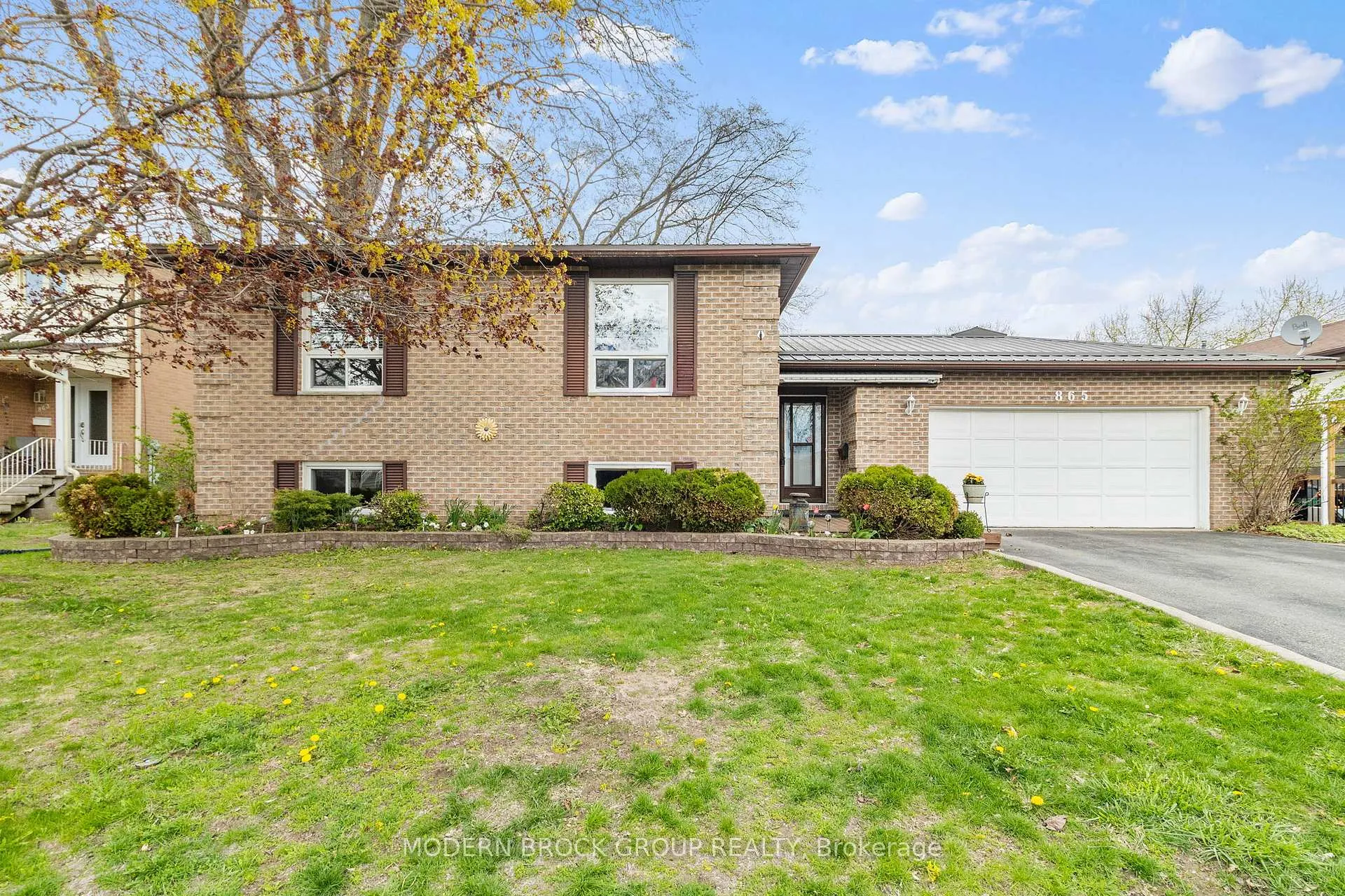 Photo 1 of 865 Cunningham Crescent, Brockville — HOMEH