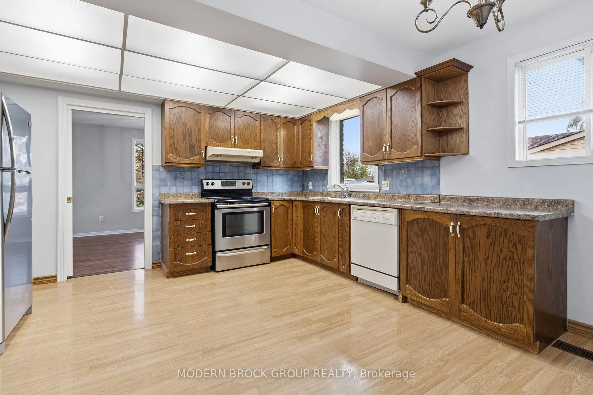 Photo 13 of 865 Cunningham Crescent, Brockville — HOMEH