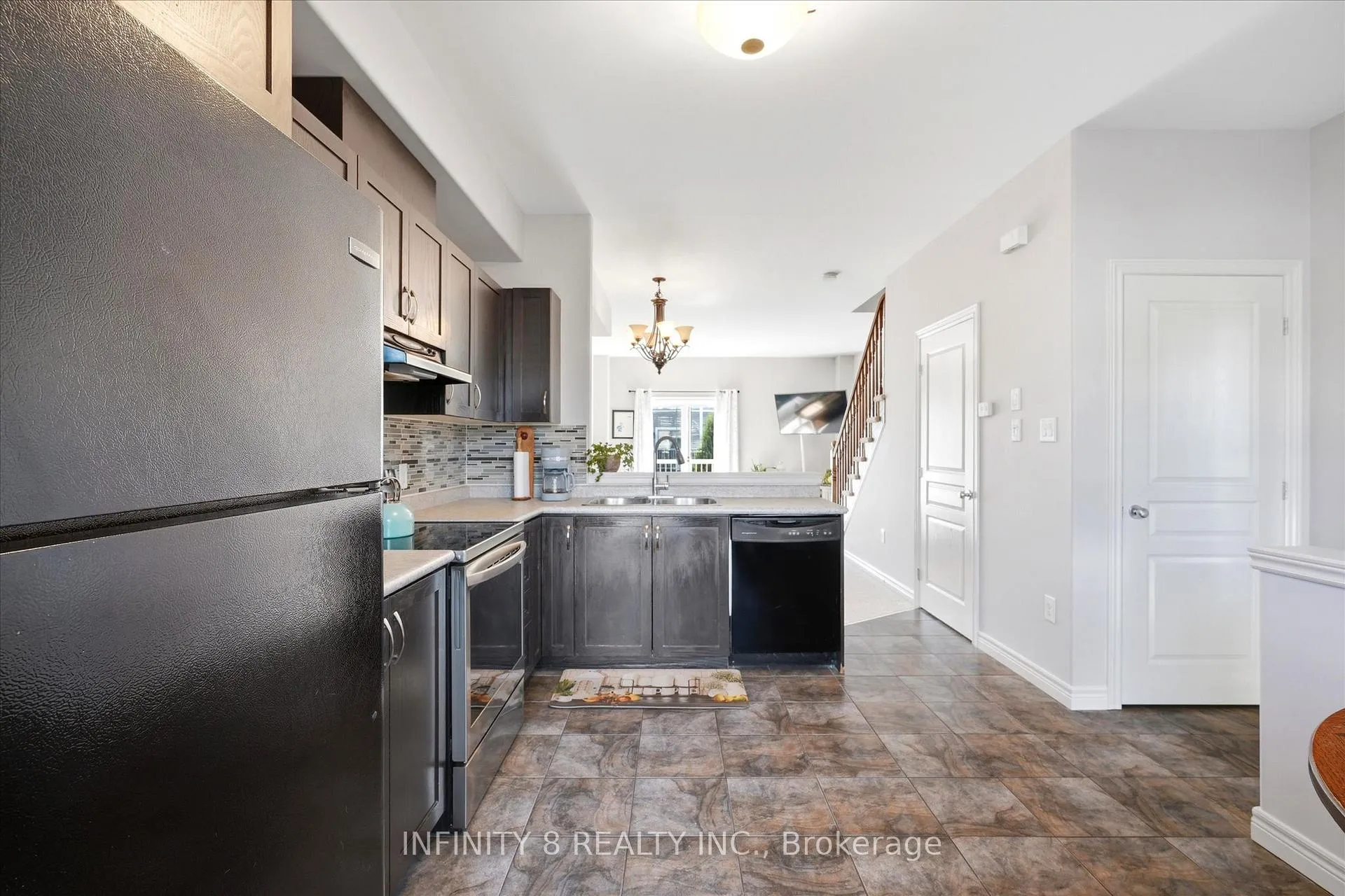 Photo 4 of Unit 47, 8 Hemlock Way E, Grimsby, Grimsby West — HOMEH
