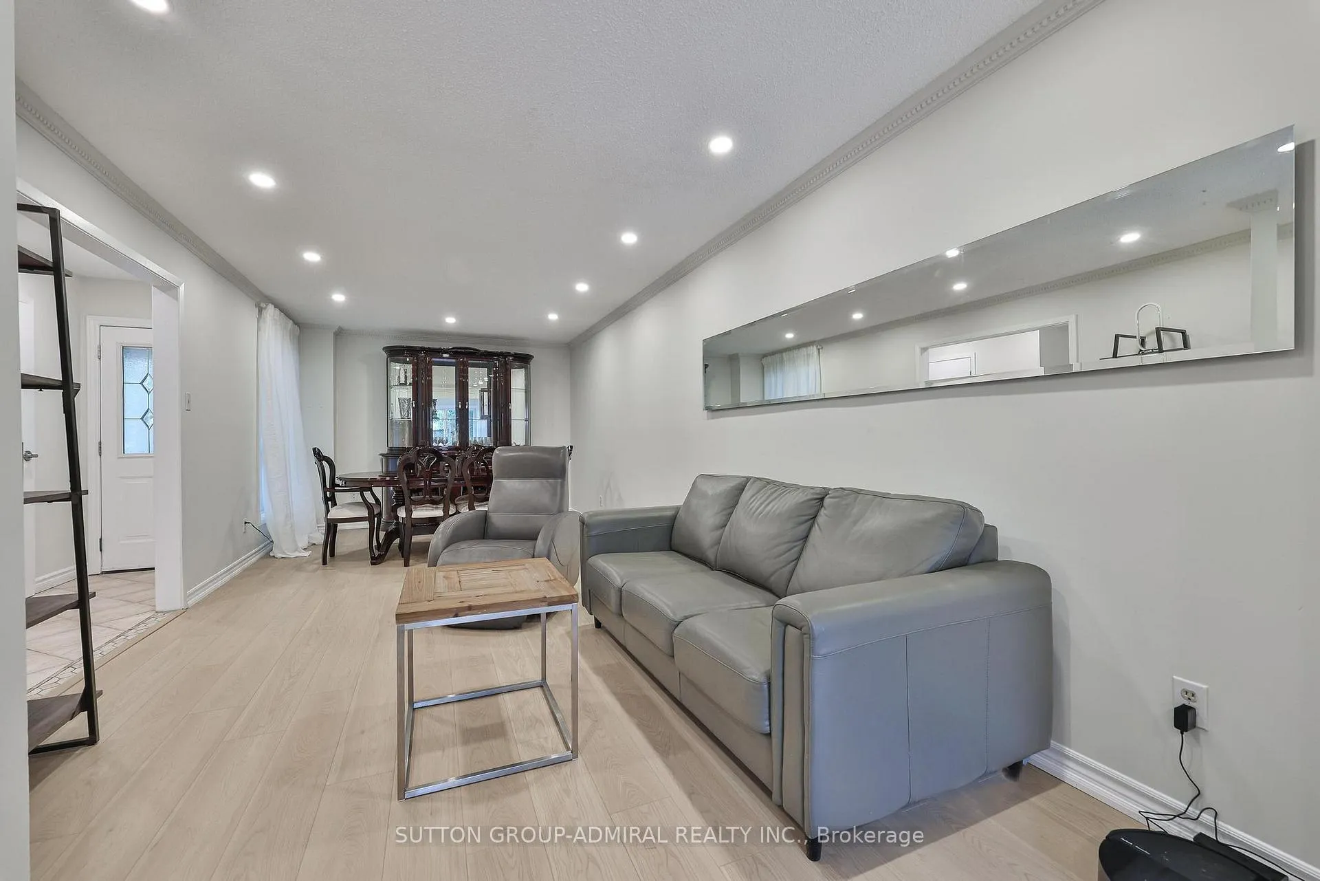 Photo 9 of 122 Rejane Crescent, Vaughan, Crestwood-Springfarm-Yorkhill — HOMEH