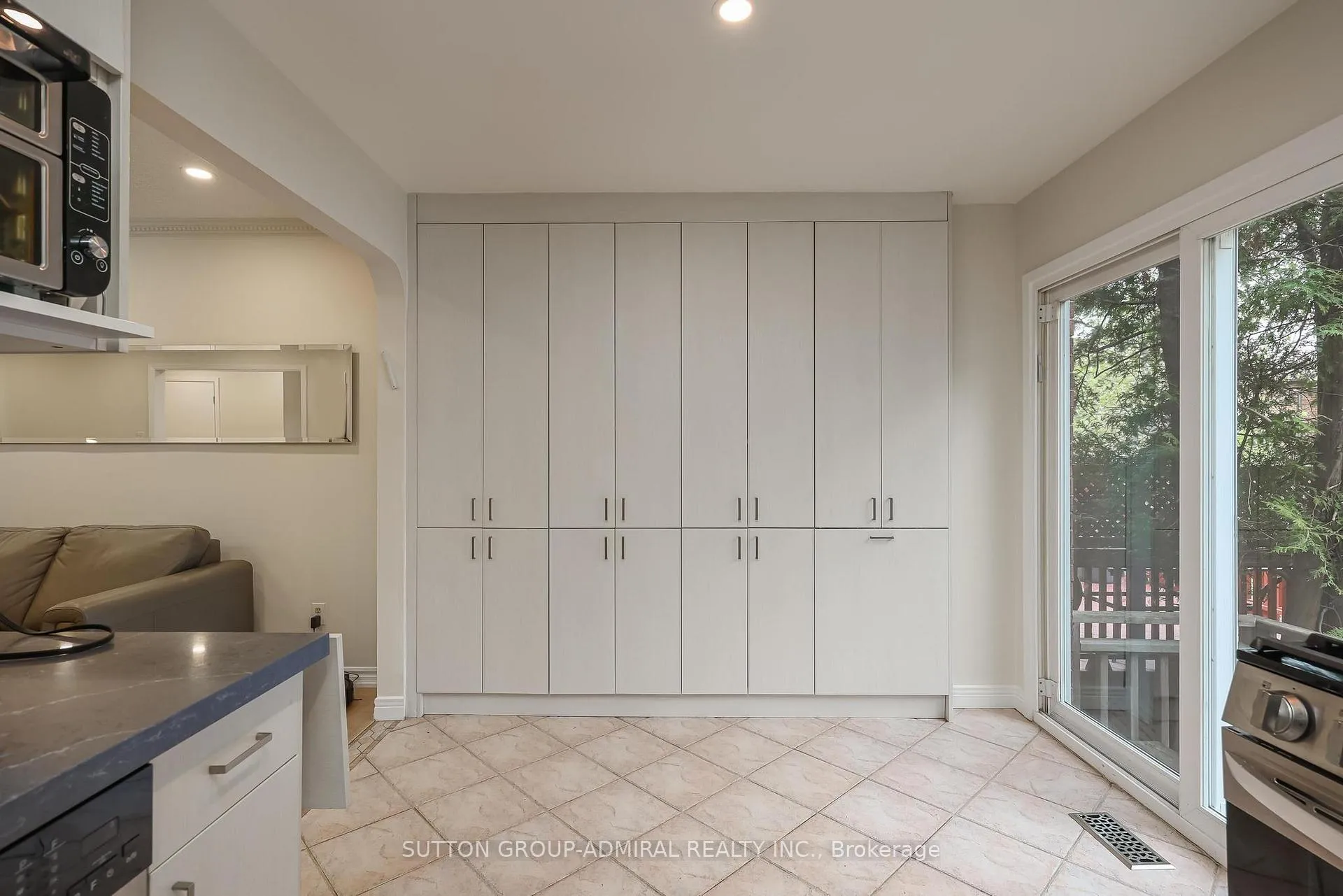 Photo 10 of 122 Rejane Crescent, Vaughan, Crestwood-Springfarm-Yorkhill — HOMEH