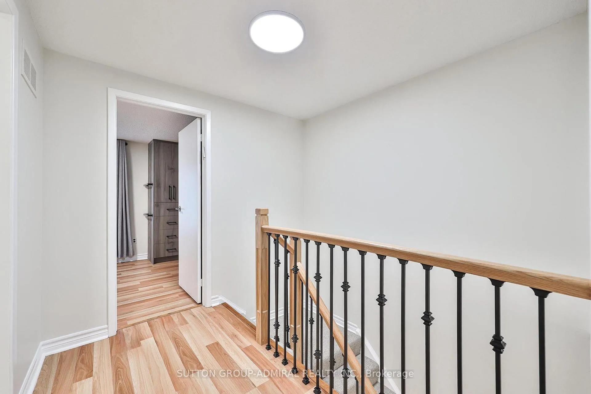 Photo 16 of 122 Rejane Crescent, Vaughan, Crestwood-Springfarm-Yorkhill — HOMEH