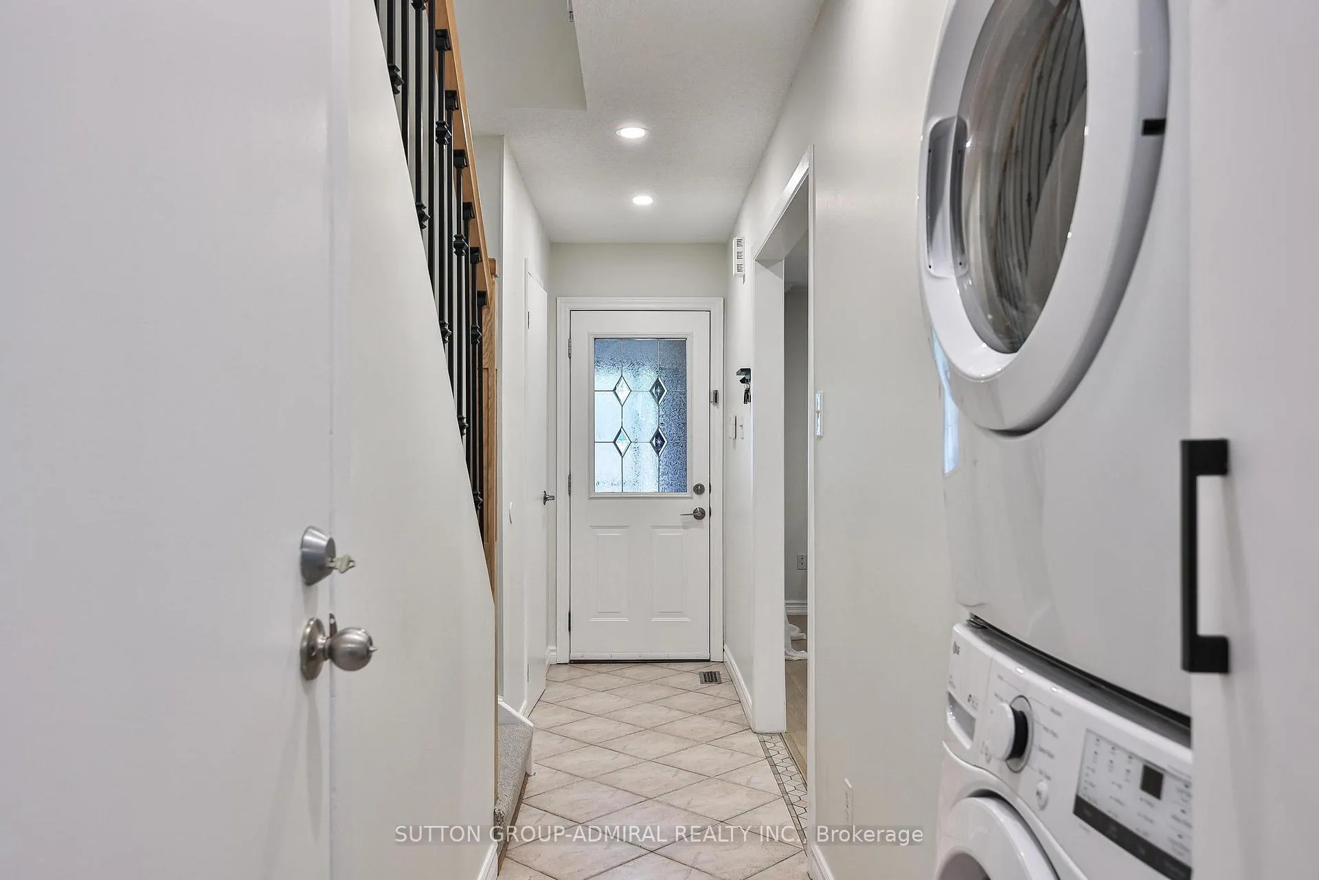 Photo 24 of 122 Rejane Crescent, Vaughan, Crestwood-Springfarm-Yorkhill — HOMEH