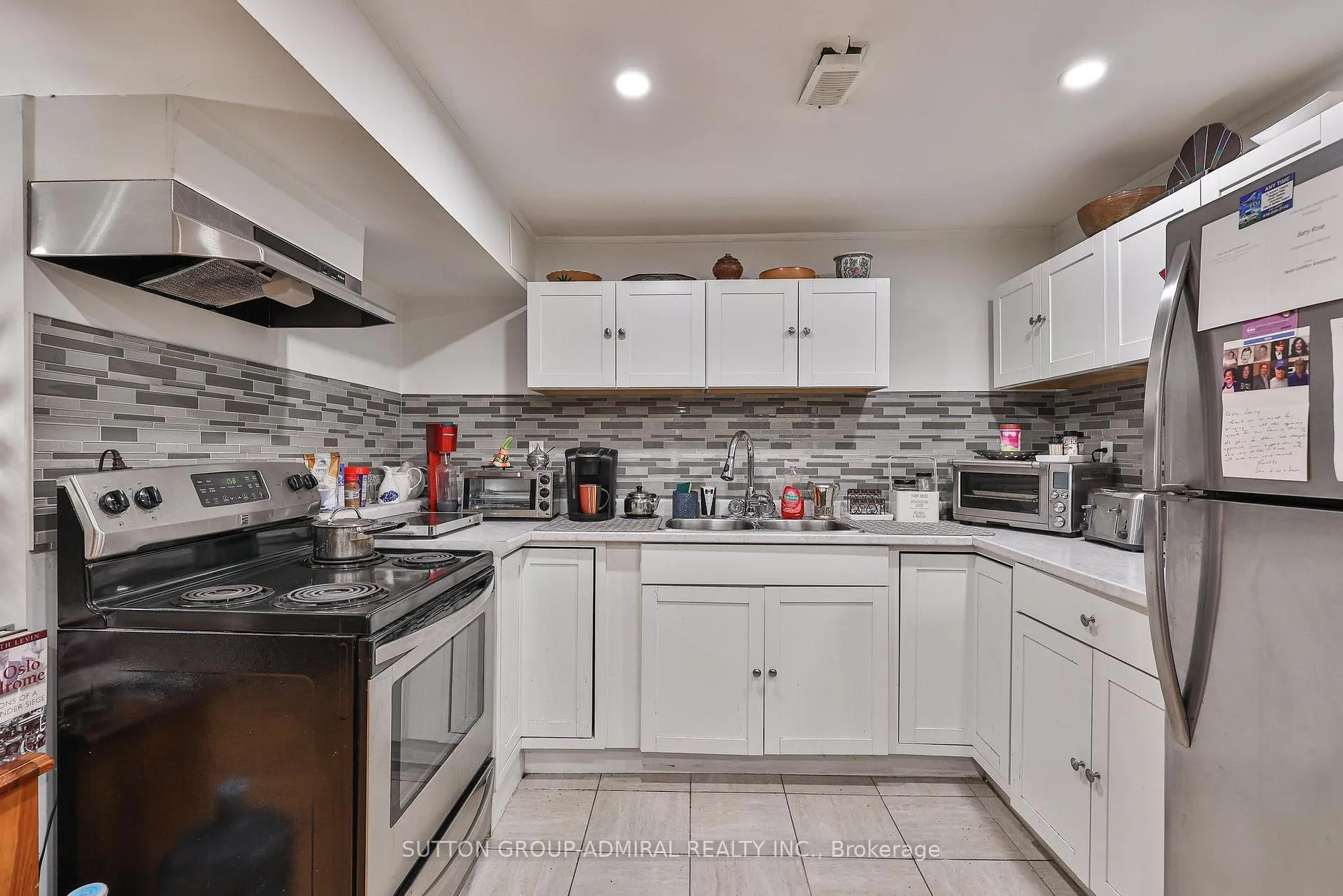 Photo 27 of 122 Rejane Crescent, Vaughan, Crestwood-Springfarm-Yorkhill — HOMEH