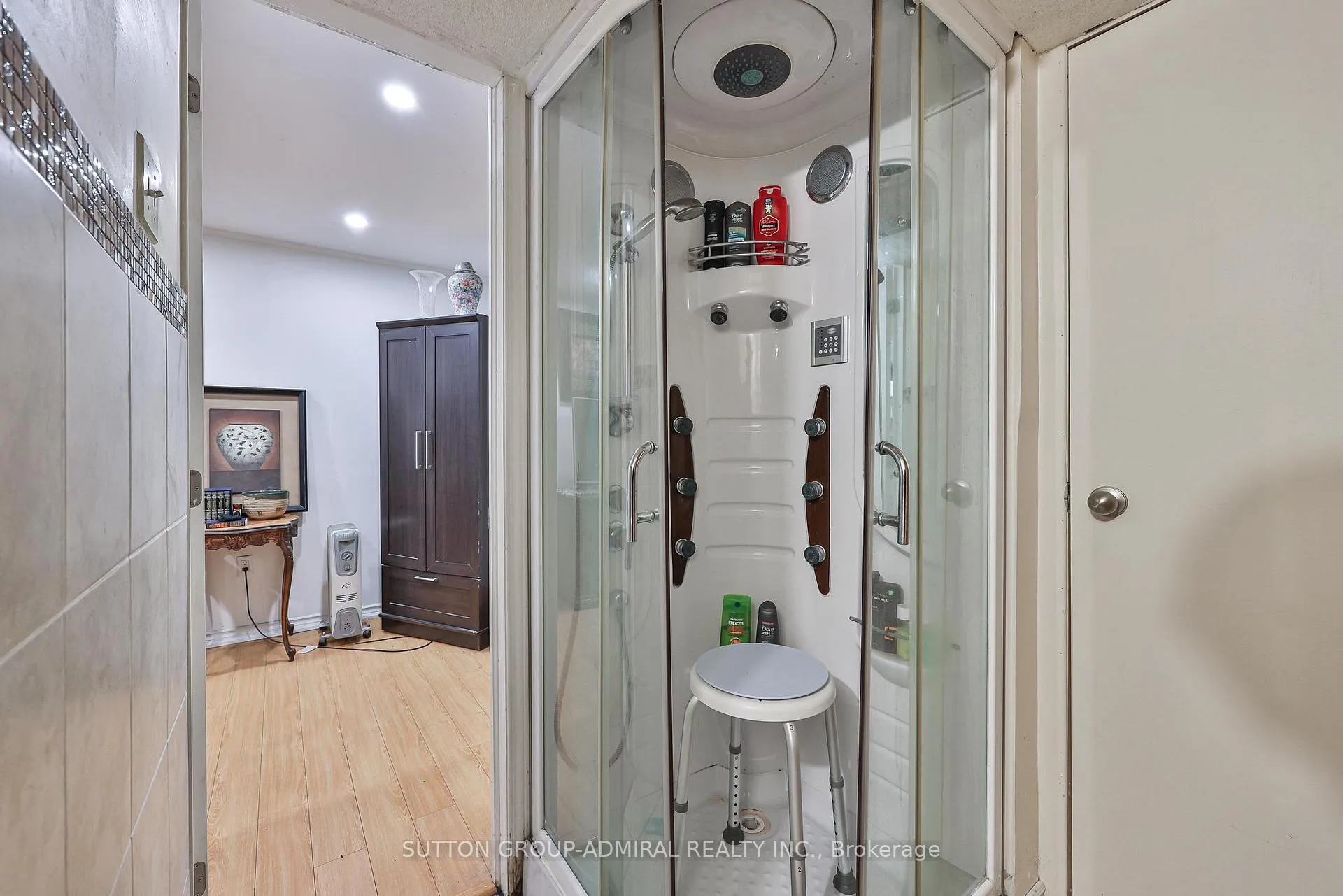 Photo 30 of 122 Rejane Crescent, Vaughan, Crestwood-Springfarm-Yorkhill — HOMEH