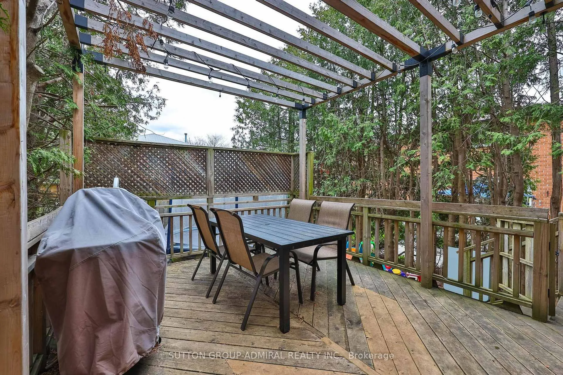 Photo 32 of 122 Rejane Crescent, Vaughan, Crestwood-Springfarm-Yorkhill — HOMEH