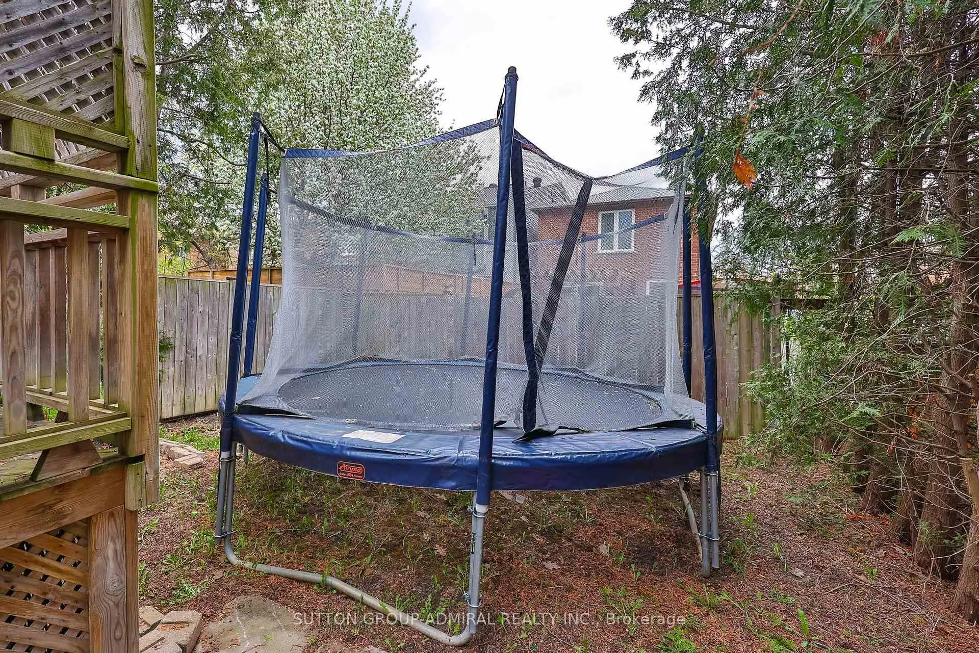 Photo 34 of 122 Rejane Crescent, Vaughan, Crestwood-Springfarm-Yorkhill — HOMEH