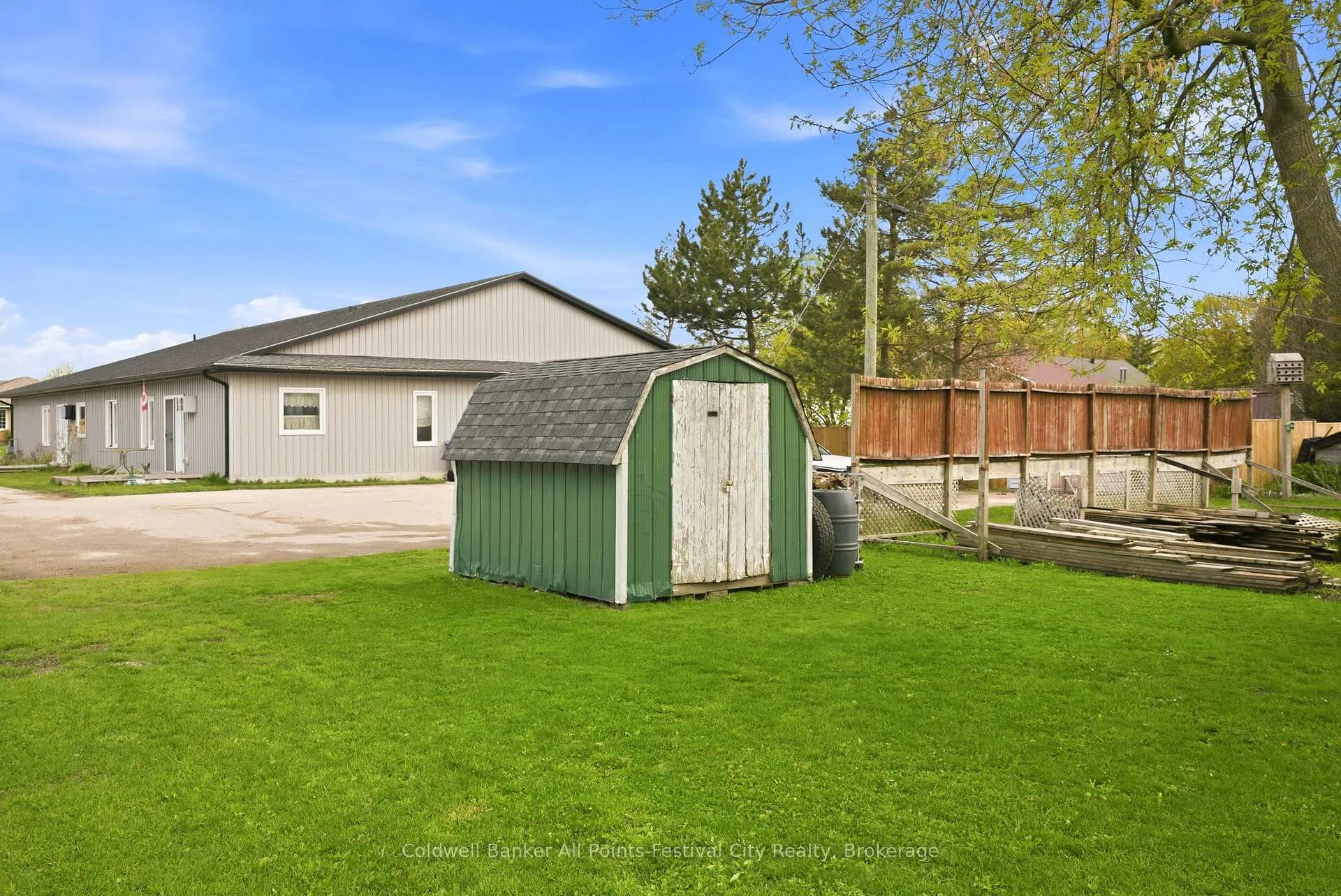 Photo 39 of 83 Jarvis Street, Huron East, Seaforth — HOMEH