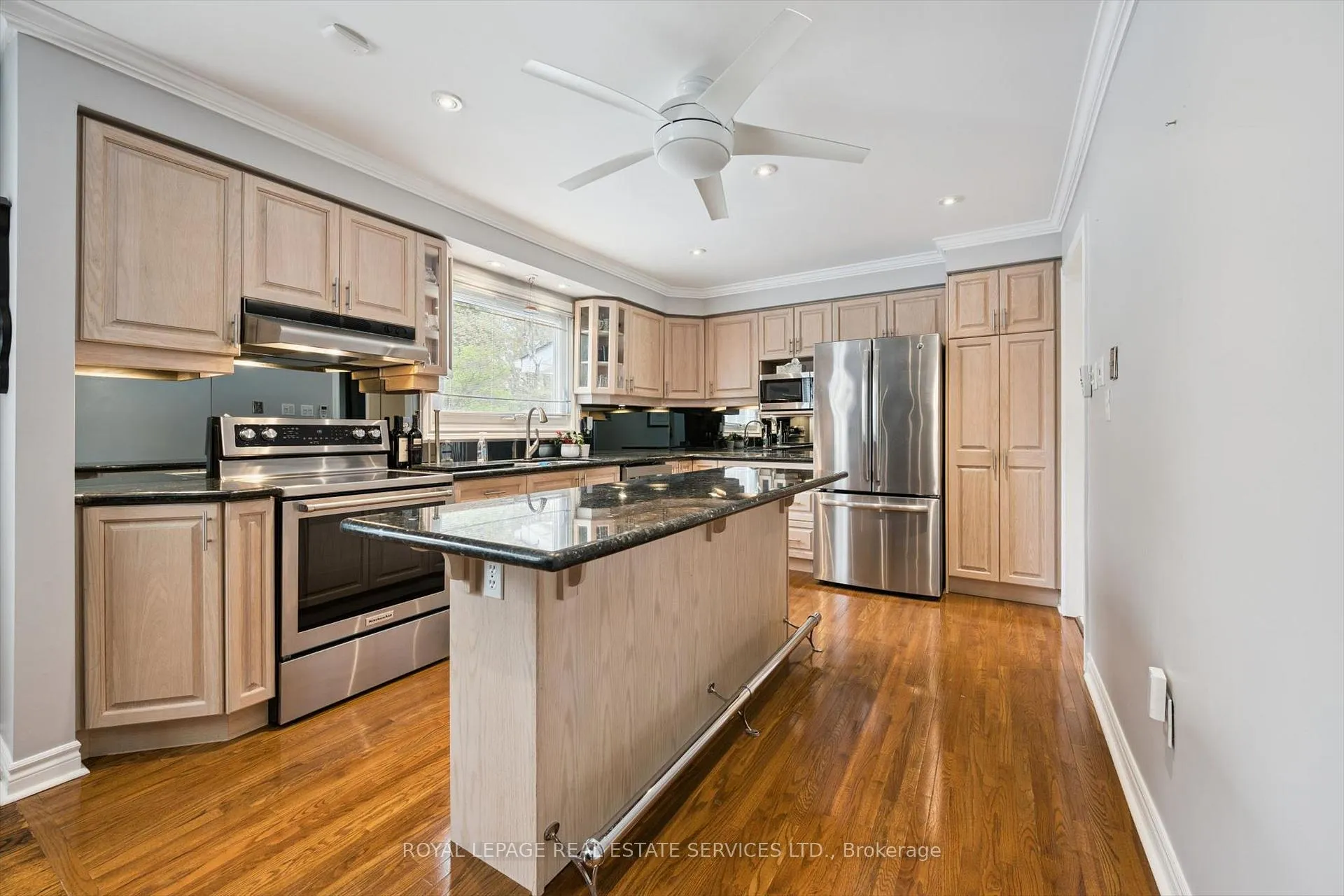 Photo 14 of 258 Sunrise Crescent, Oakville, Bronte — HOMEH