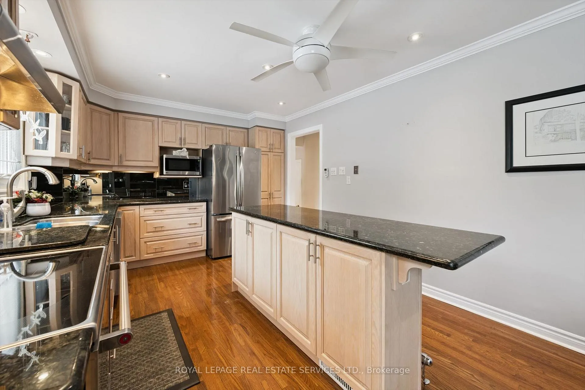 Photo 15 of 258 Sunrise Crescent, Oakville, Bronte — HOMEH