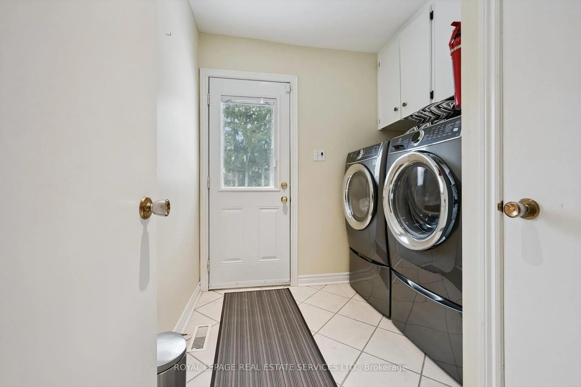 Photo 23 of 258 Sunrise Crescent, Oakville, Bronte — HOMEH