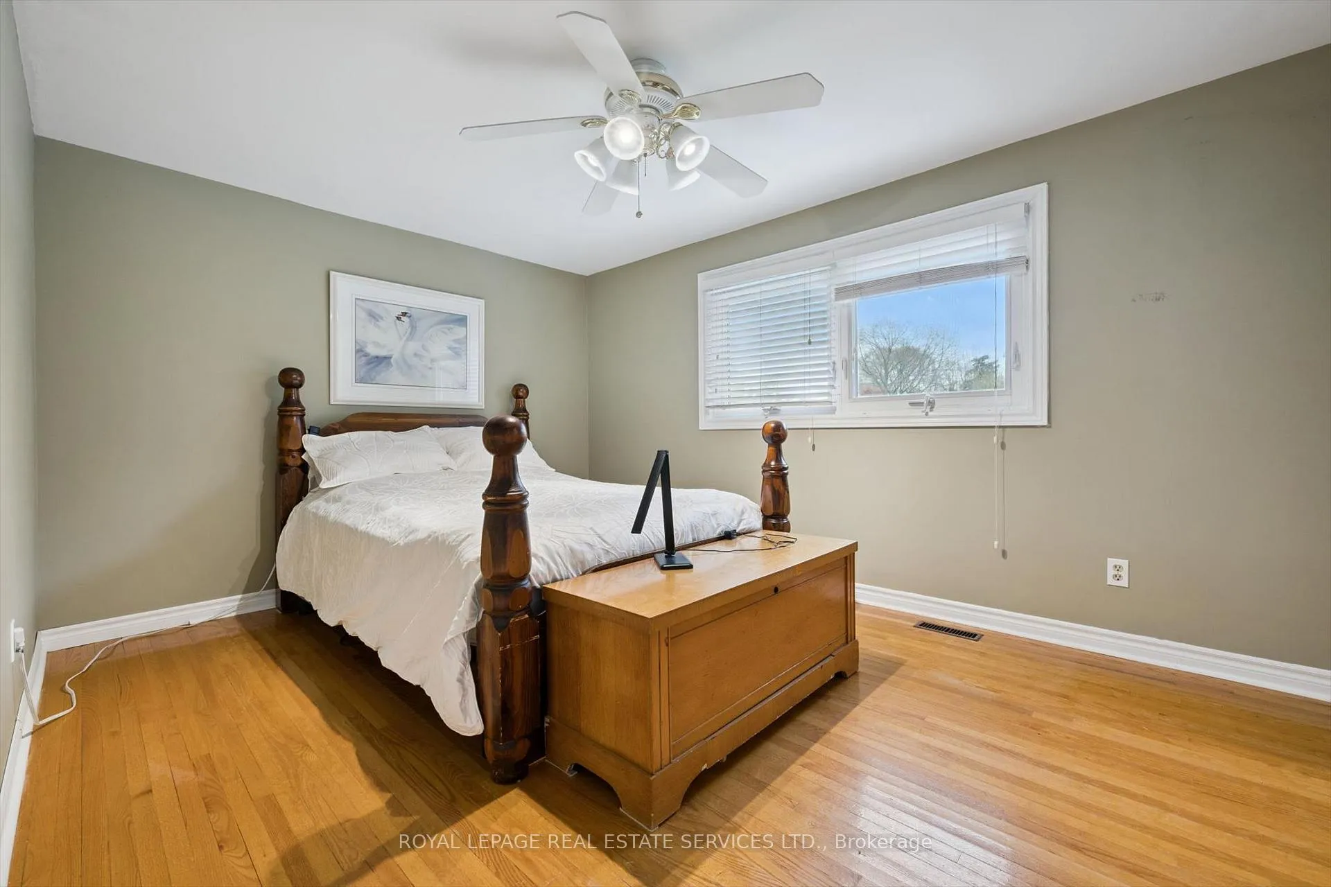 Photo 24 of 258 Sunrise Crescent, Oakville, Bronte — HOMEH