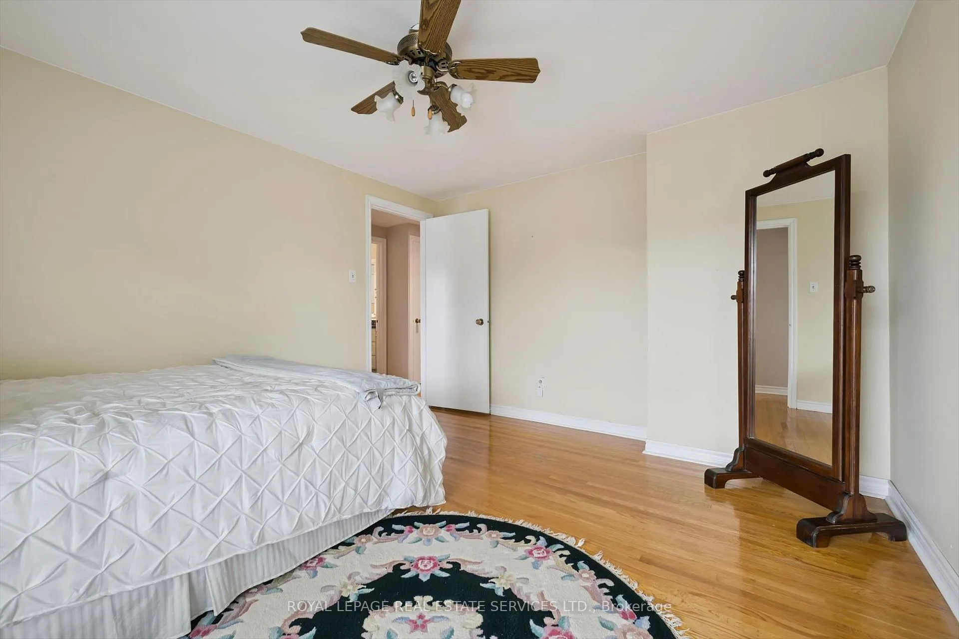 Photo 30 of 258 Sunrise Crescent, Oakville, Bronte — HOMEH