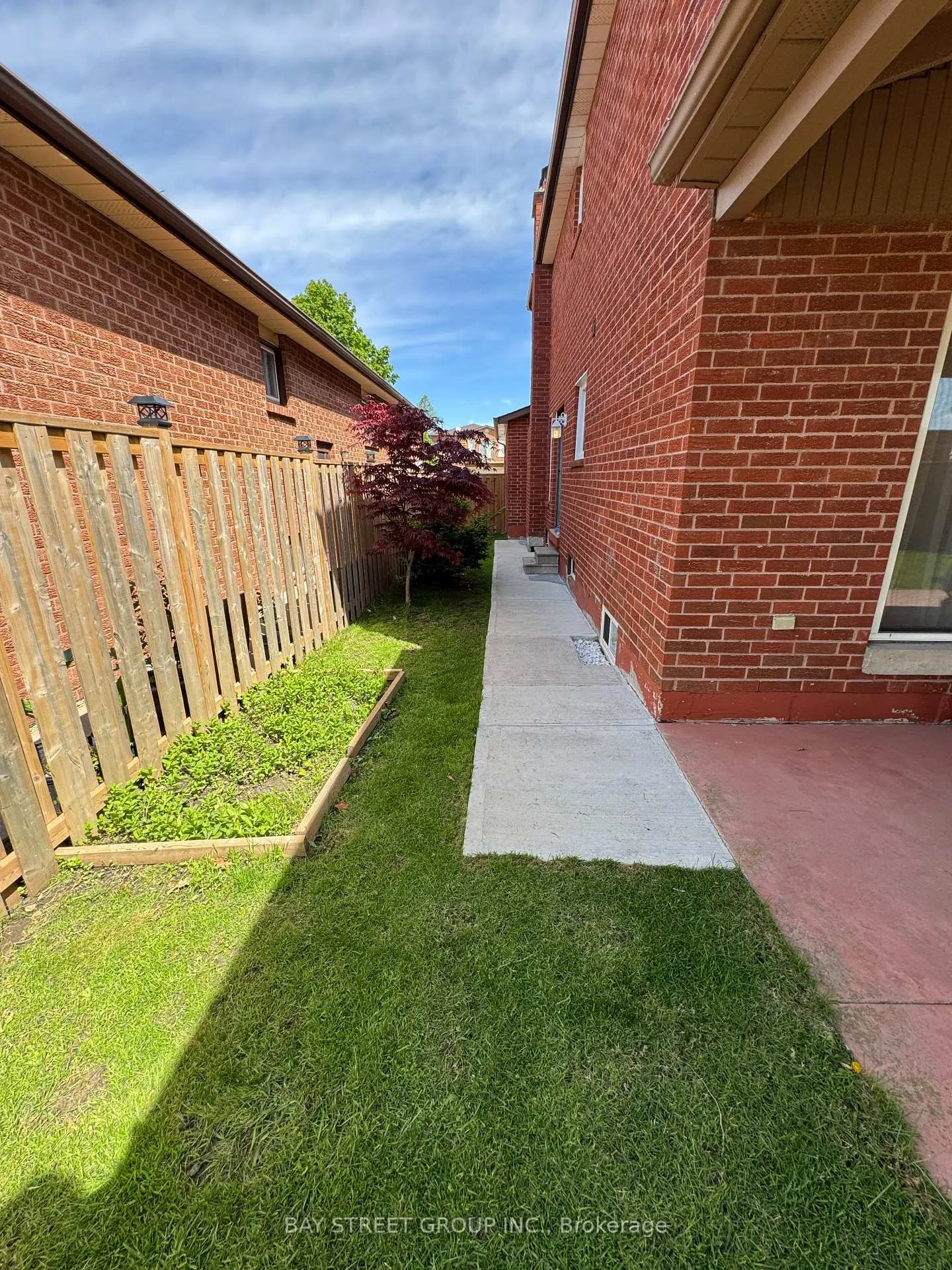 Photo 32 of 163 Oliver Lane, Vaughan, Maple — HOMEH