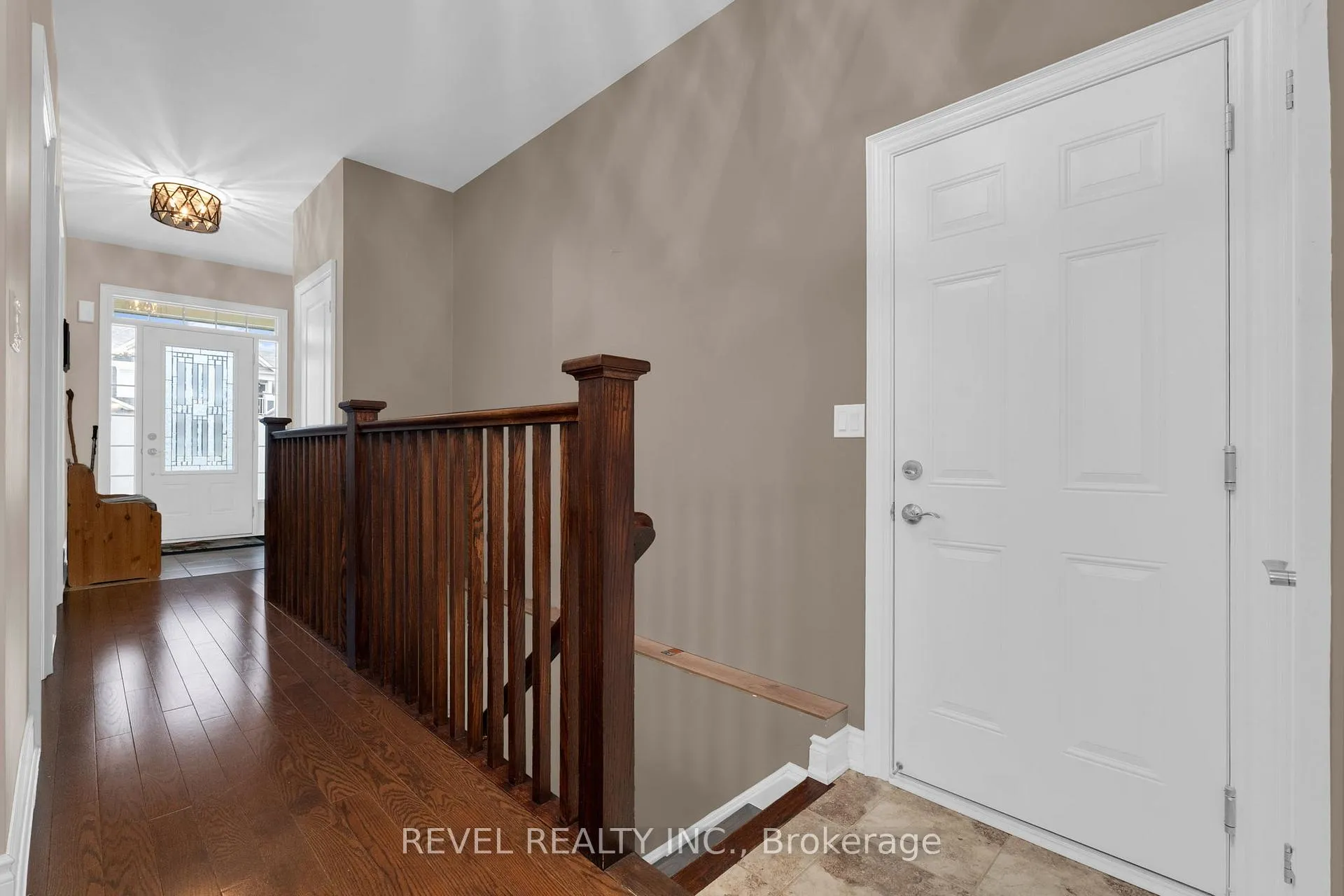 Photo 5 of 42 Sandy Coast Crescent, Wasaga Beach — HOMEH