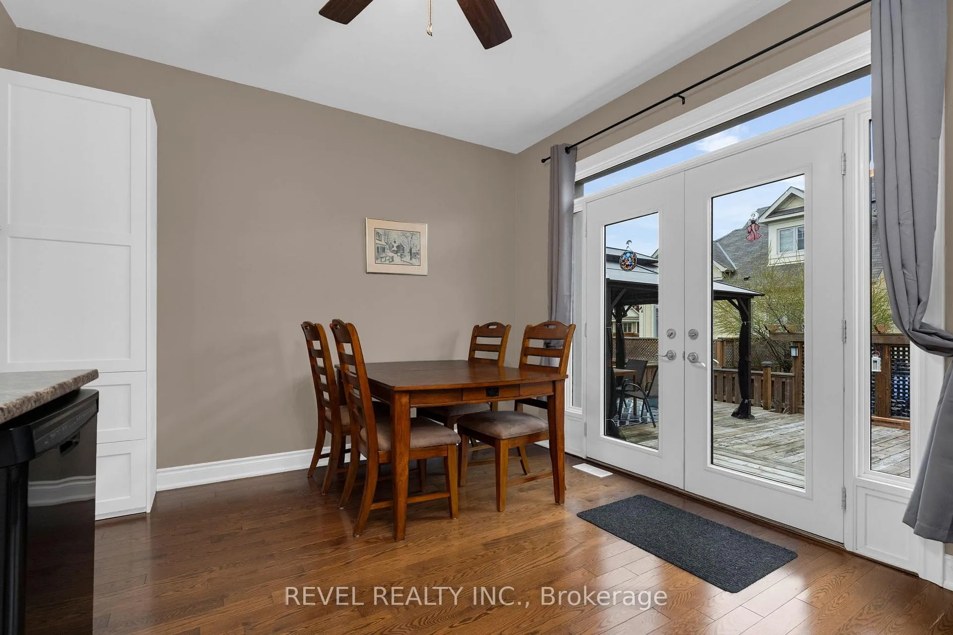 Photo 11 of 42 Sandy Coast Crescent, Wasaga Beach — HOMEH