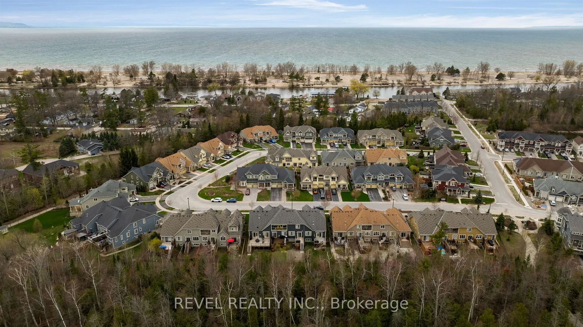 Photo 28 of 42 Sandy Coast Crescent, Wasaga Beach — HOMEH