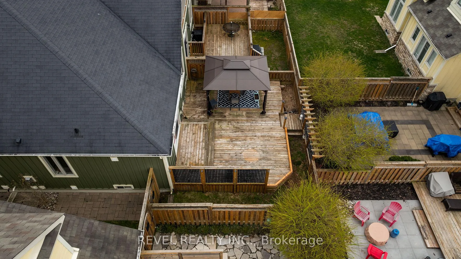 Photo 25 of 42 Sandy Coast Crescent, Wasaga Beach — HOMEH