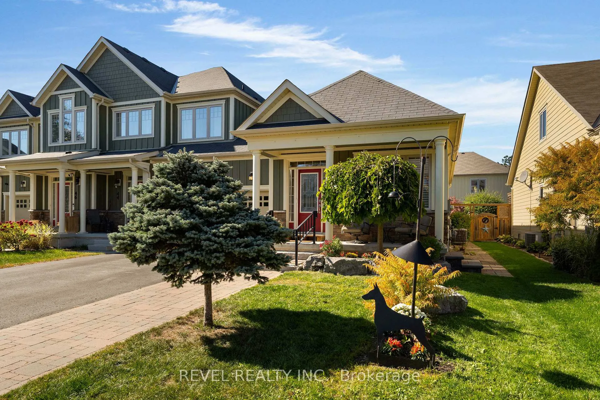 Photo 2 of 42 Sandy Coast Crescent, Wasaga Beach — HOMEH