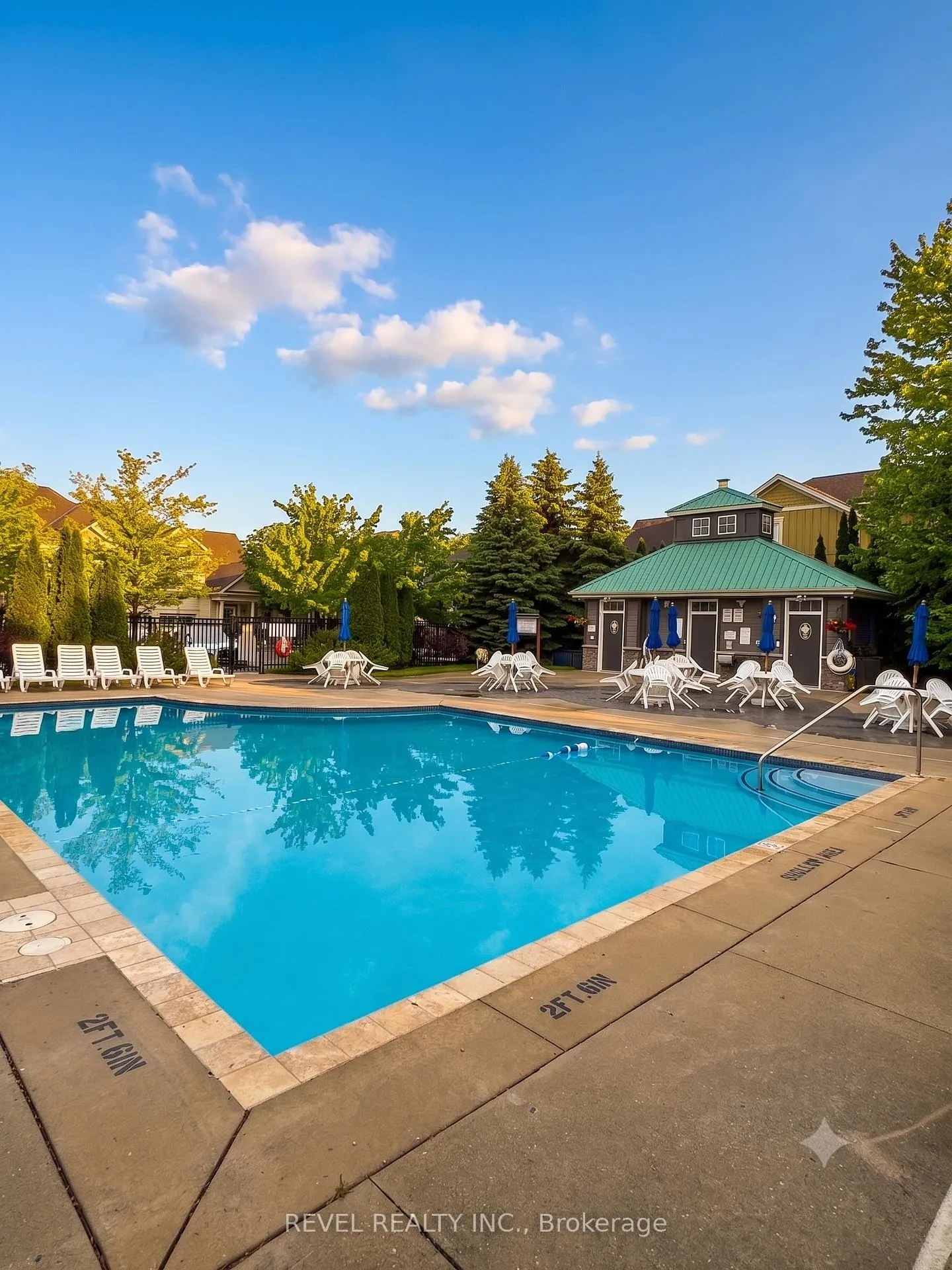 Photo 32 of 42 Sandy Coast Crescent, Wasaga Beach — HOMEH