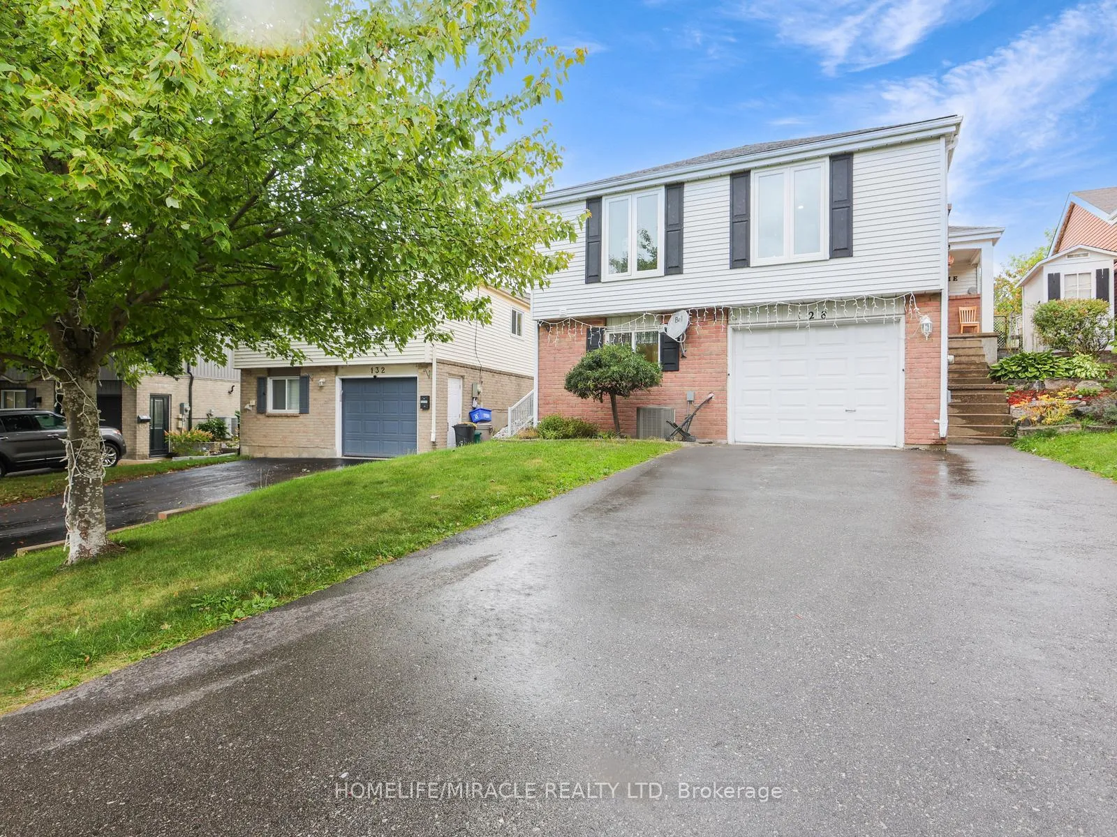 Front of 128 Macatee Place S