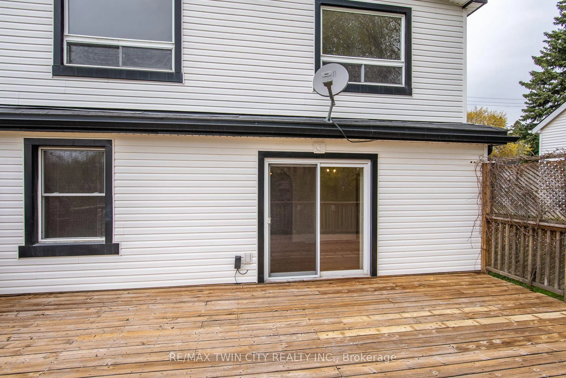 Photo 7 of 143 Bridgeport Road E, Waterloo — HOMEH