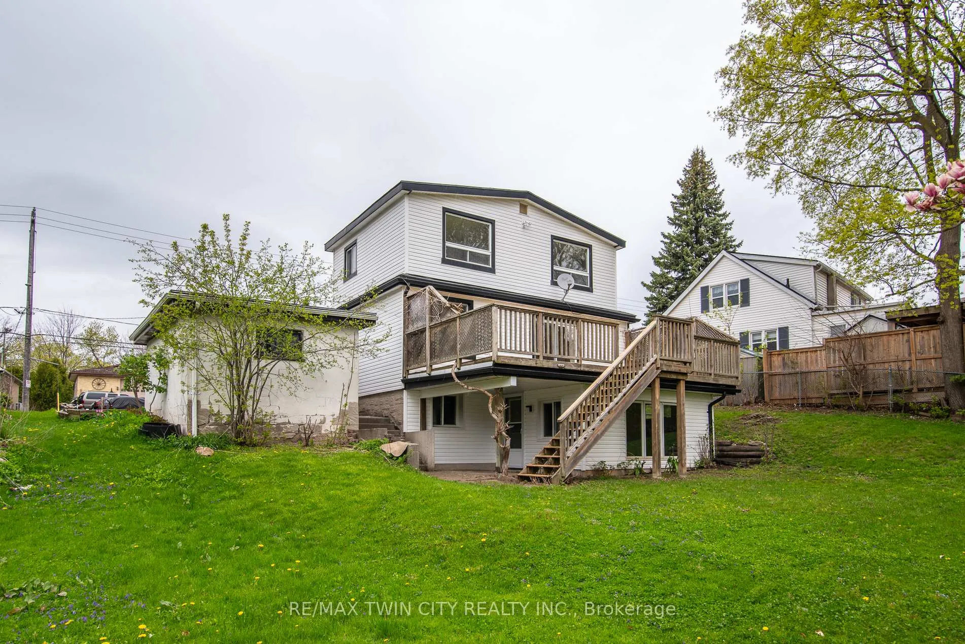 Photo 10 of 143 Bridgeport Road E, Waterloo — HOMEH