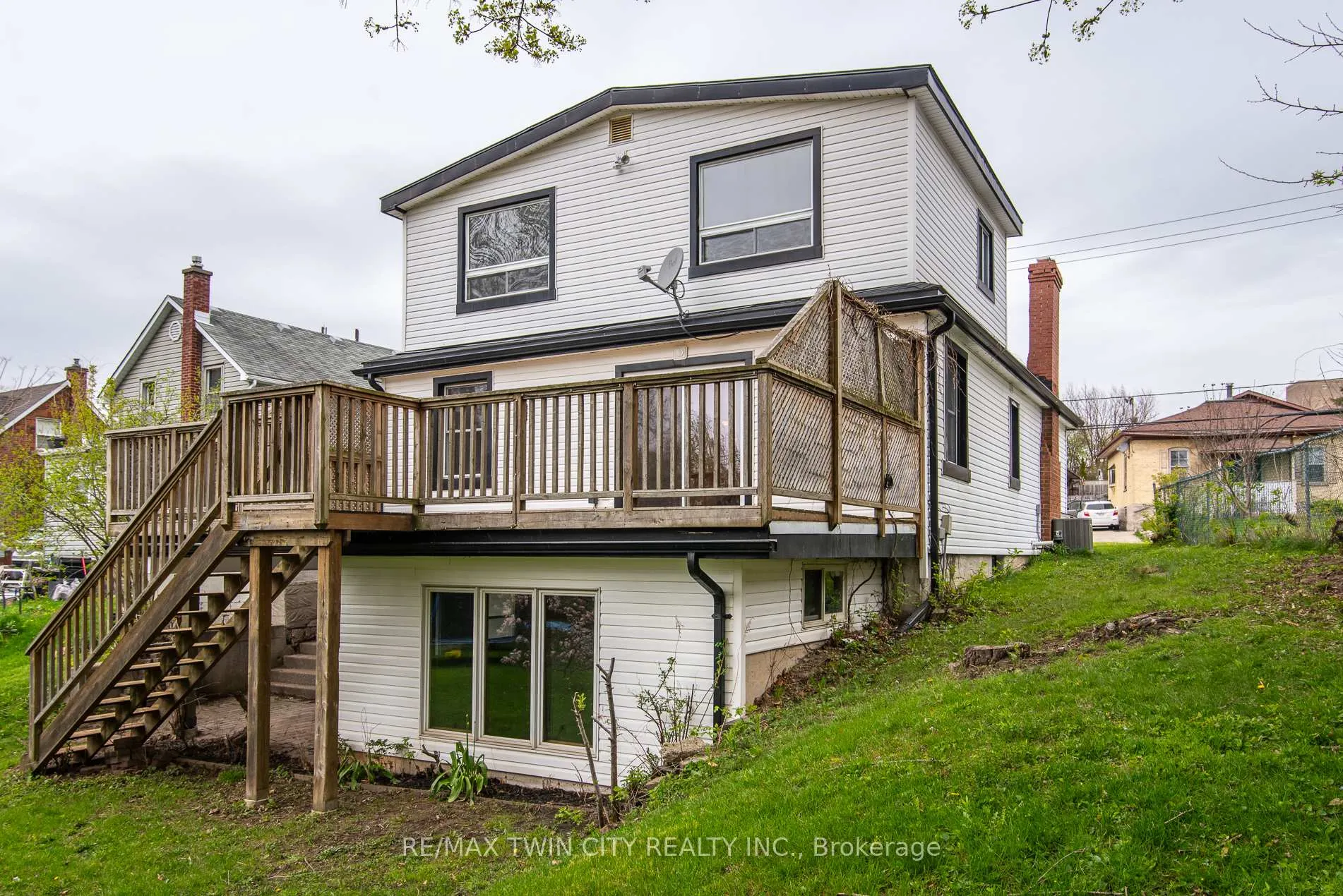 Photo 13 of 143 Bridgeport Road E, Waterloo — HOMEH