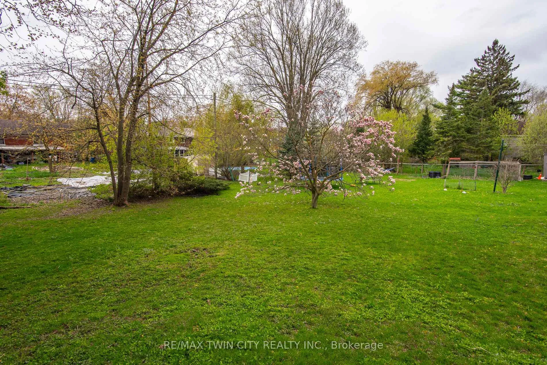 Photo 14 of 143 Bridgeport Road E, Waterloo — HOMEH