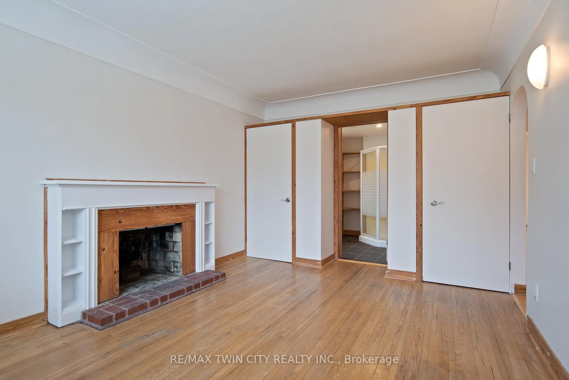 Photo 33 of 143 Bridgeport Road E, Waterloo — HOMEH