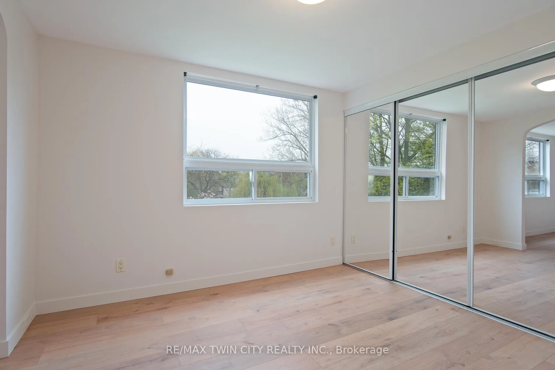 Photo 38 of 143 Bridgeport Road E, Waterloo — HOMEH