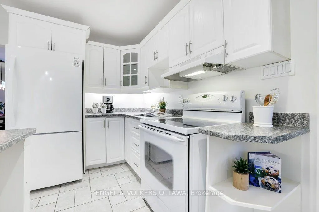 Photo 14 of 968 Arkell Street, Ottawa, Queensway Terrace North — HOMEH