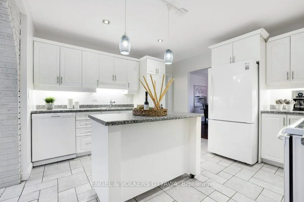 Photo 15 of 968 Arkell Street, Ottawa, Queensway Terrace North — HOMEH
