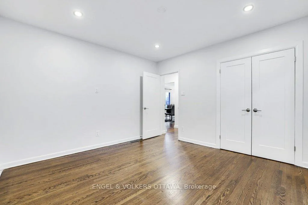Photo 24 of 968 Arkell Street, Ottawa, Queensway Terrace North — HOMEH