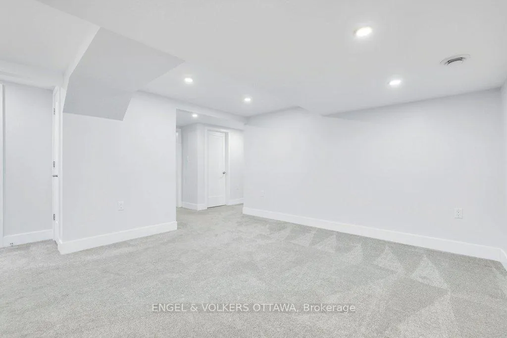 Photo 29 of 968 Arkell Street, Ottawa, Queensway Terrace North — HOMEH